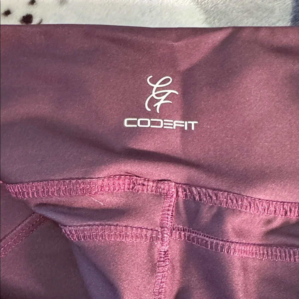 Pink Wave Pattern Leggings - Picture 2 of 6